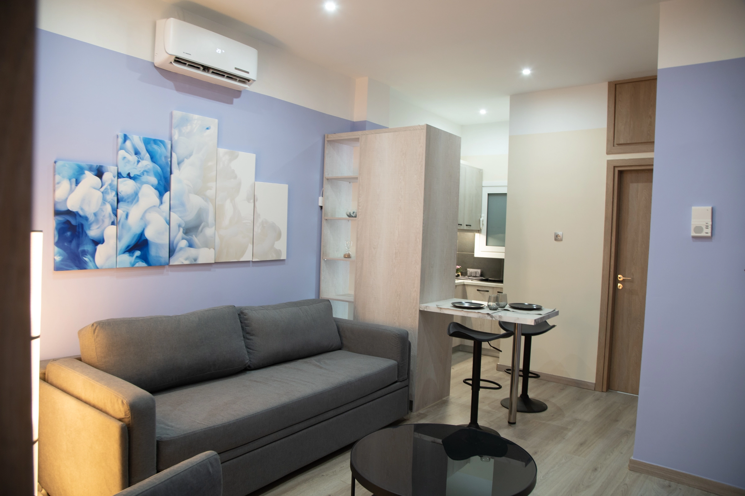 Modern Apartment Downtown Athens